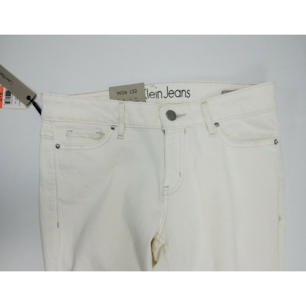 Calvin Klein Women's Straight Leg Jeans - White - Picture 9 of 11